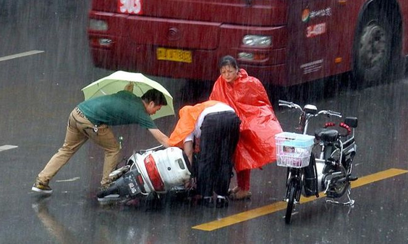 電動車騎行不開燈易釀事故：法律無規(guī)定，交警定責時考慮“黑燈”因素合理嗎？